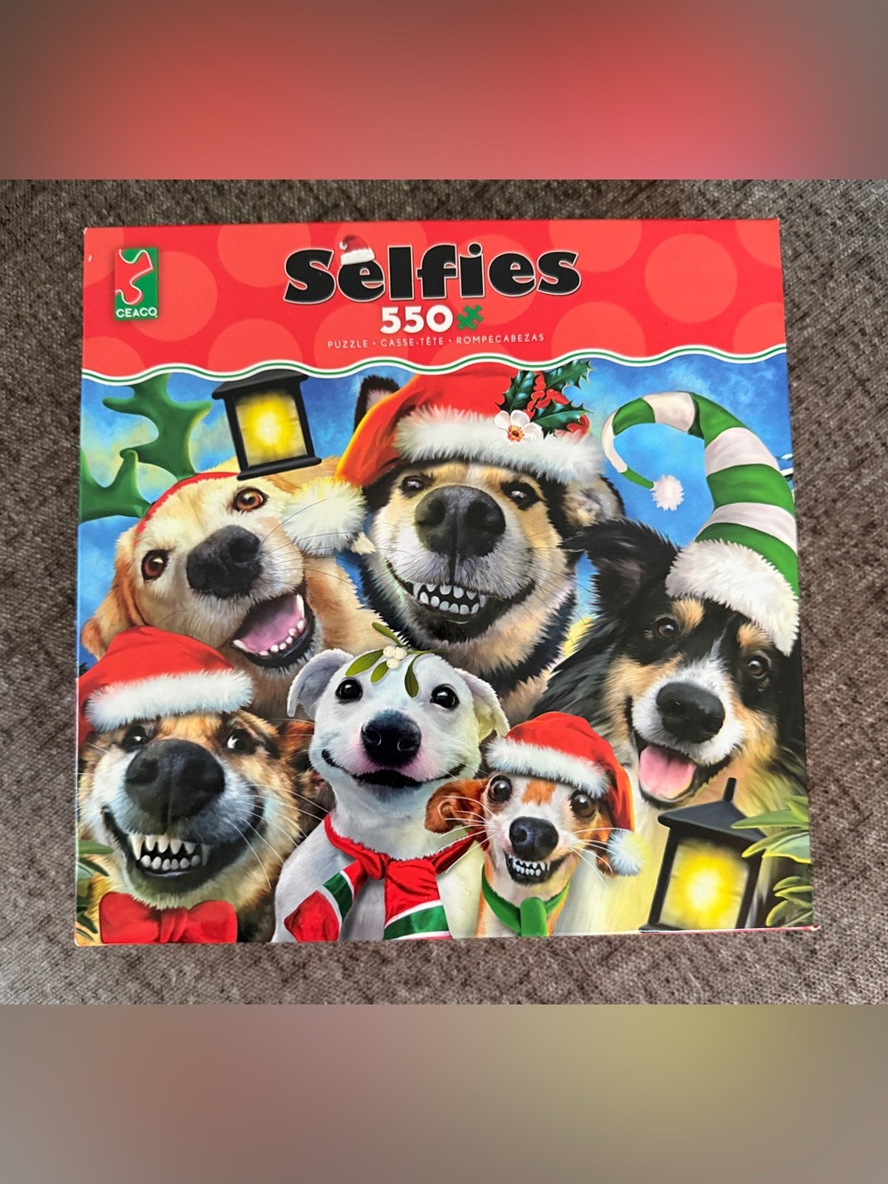 Selfies 550-Piece Holiday Dogs Puzzle